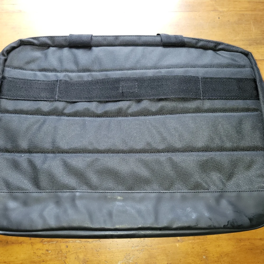 Dell 16x12 Inch Laptop Shoulder Bag New without tags
